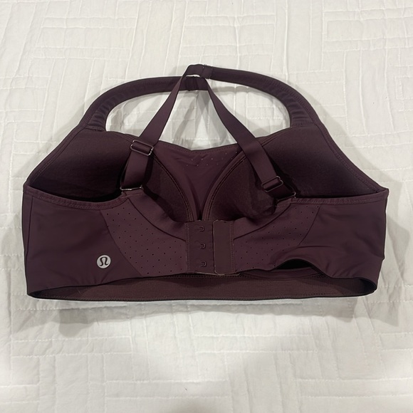 Lululemon Medium/High Impact Sports Bra 💪🏻 - Picture 2 of 5